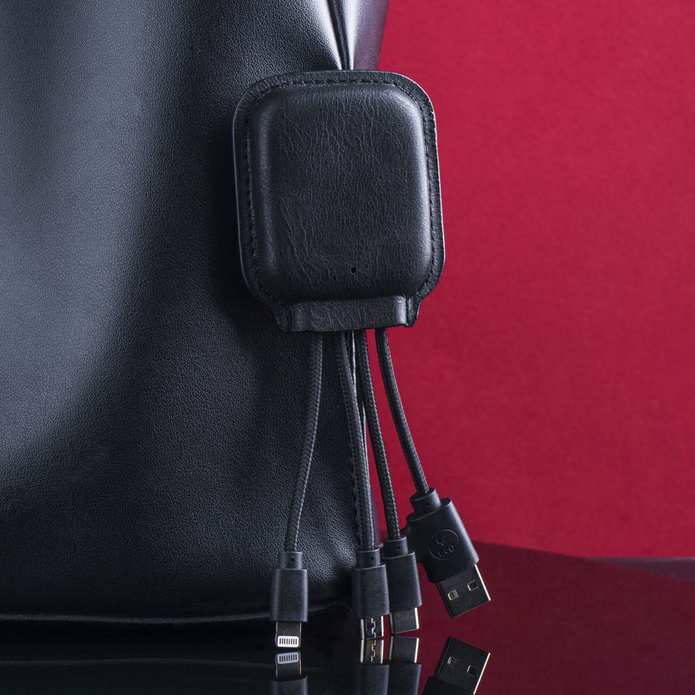4001 | Xoopar Iné Gamma NFC Powerbank with Charging cables 3000mAh 