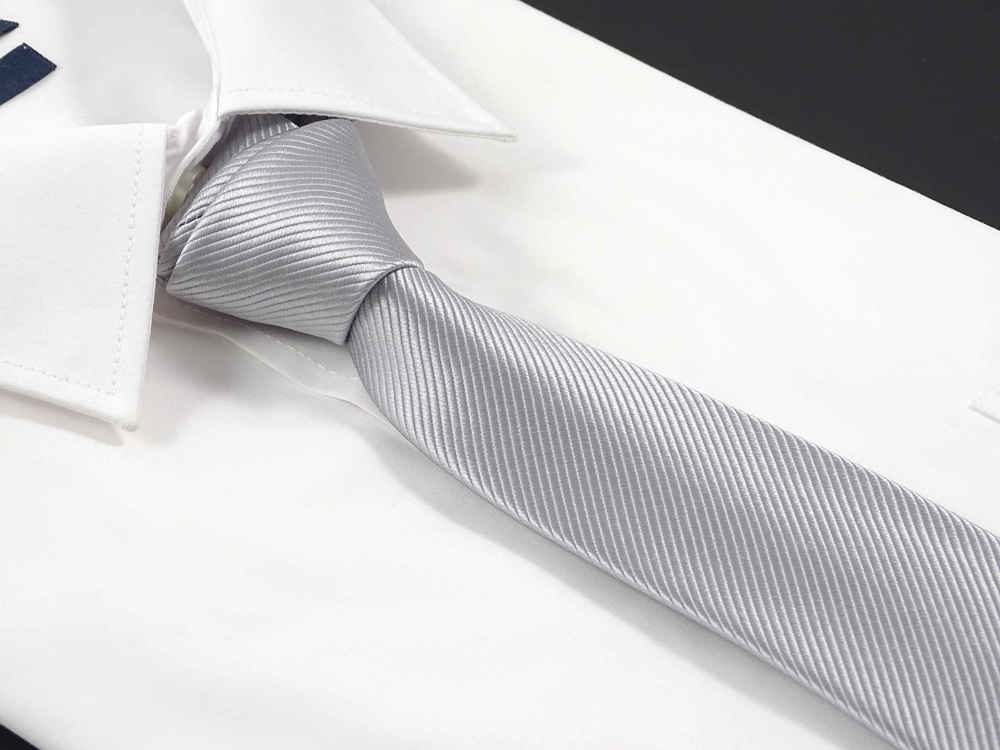Krawatte für Herren aus 100% Seide - handgefertigt in Italien - 150 x 7 cm - grau